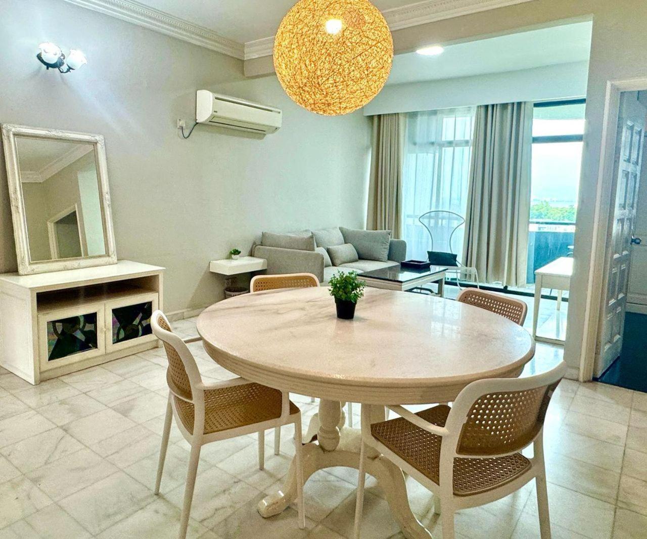 Century Bay Private Residences Sungai Dua Bukit Exteriér fotografie